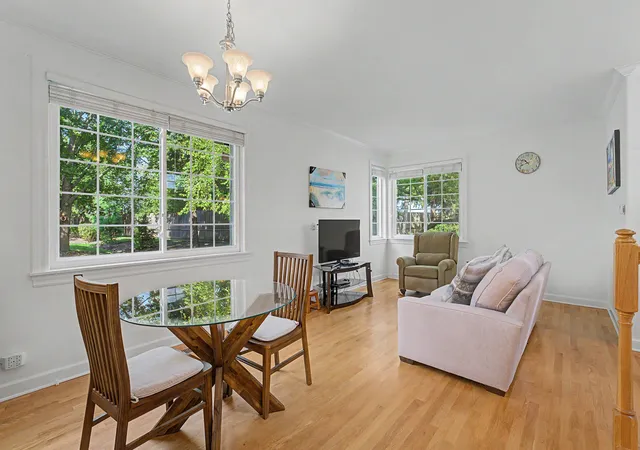 Photo 4 of Townhouse for sale at 496 E Thornhill Ln, Palatine, IL 60074 | MLS# 12636887 | Listing updated on 2026-09-28