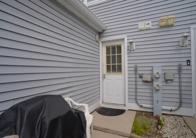 Photo 3 of Townhouse for sale at 375 Meadow Green Ln, Round Lake Beach, IL 60073 | MLS# 12637097 | Listing updated on 2026-09-10