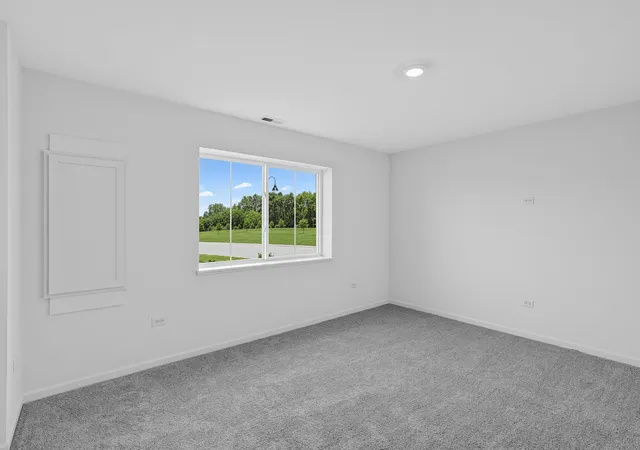 Photo 3 of Townhouse for sale at 190 E Berkshire Dr, Crystal Lake, IL 60014 | MLS# 12638701 | Listing updated on 2026-10-06