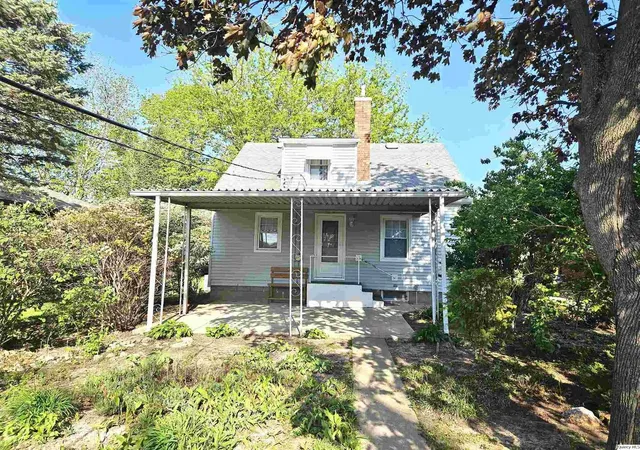 Photo 2 of Single family home for sale at 1212 S 22nd Street, Quincy, IL 62301 | MLS# 12638800 | Listing updated on 2026-09-24