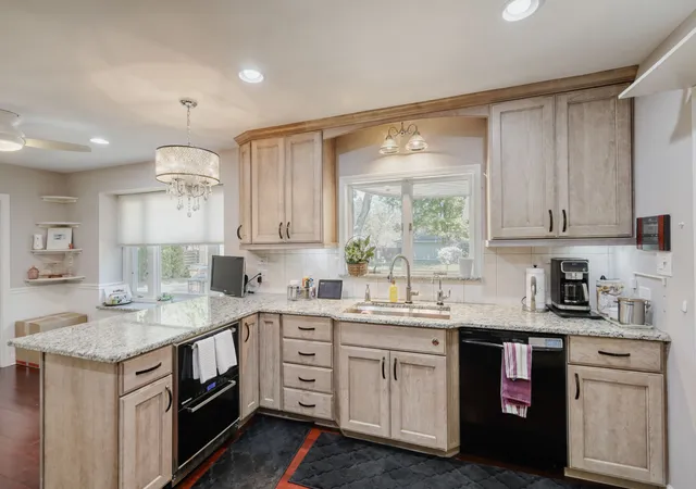 Photo 3 of Single family home for sale at 8035 Wolf Rd, La Grange, IL 60525 | MLS# 12645424 | Listing updated on 2026-09-14
