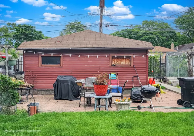 Listing Photo 4 - Condo for sale in building located at 8213 S Indiana Ave, Chicago, IL 60619