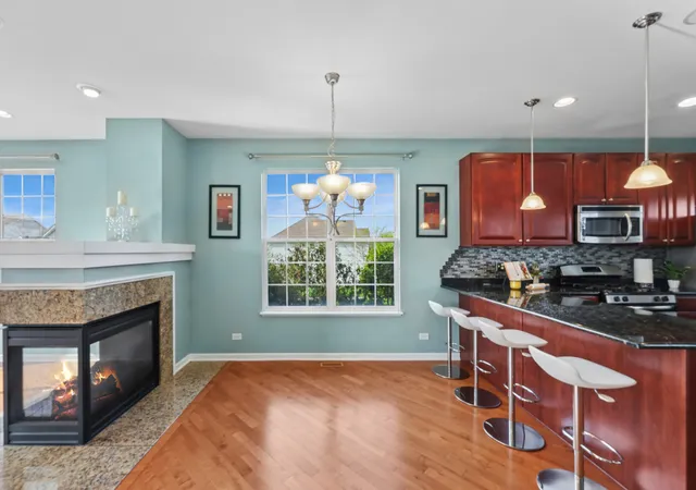 Photo 3 of Townhouse for sale at 1009 Alberta Rd, Elgin, IL 60124 | MLS# 12653257 | Listing updated on 2026-09-25