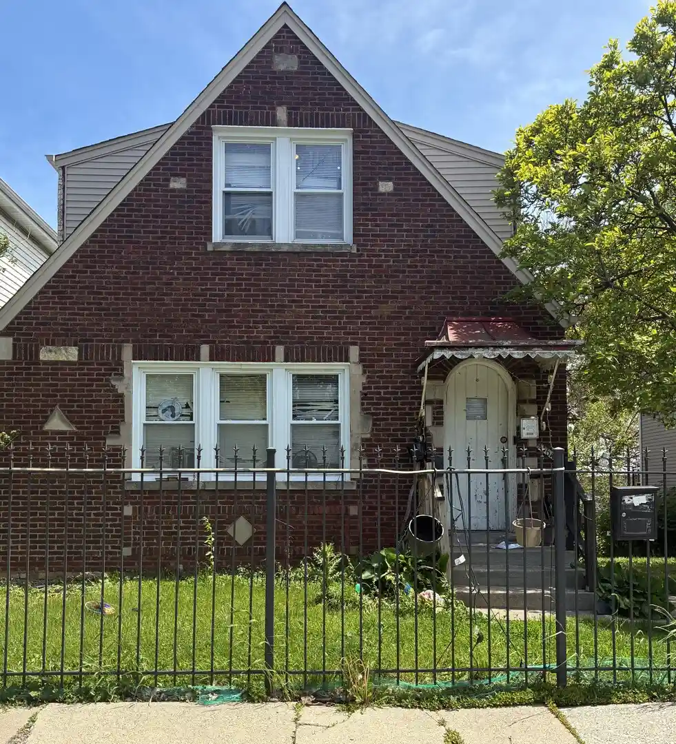 Listing Photo 1 - Condo for sale in 11647 S Vincennes Ave located at 11647 S Vincennes Ave, Chicago, IL 60643 - Unit 11647 S Vincennes Ave