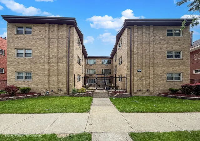Photo 1 of Sale Pending at 6945 S Chappel Ave #3A, Chicago, IL 60649 | MLS# 12655258 | Listing updated on 2026-10-04