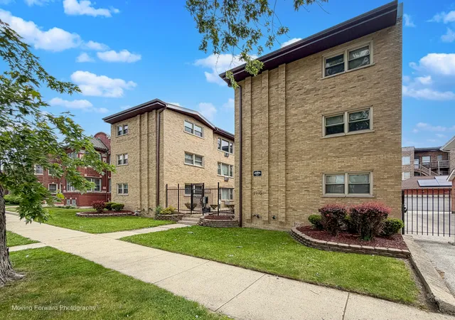 Photo 2 of Sale Pending at 6945 S Chappel Ave #3A, Chicago, IL 60649 | MLS# 12655258 | Listing updated on 2026-10-04