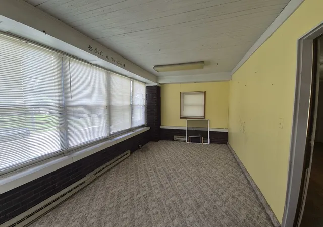 Photo 3 of Single family home for sale at 502 N Jackson St, Harrisburg, IL 62946 | MLS# 12655859 | Listing updated on 2026-09-14