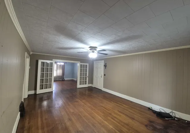Photo 4 of Single family home for sale at 502 N Jackson St, Harrisburg, IL 62946 | MLS# 12655859 | Listing updated on 2026-10-16