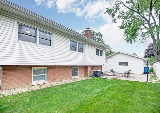 Photo 3 of Single family home for sale at 12661 S Major Ave, Palos Heights, IL 60463 | MLS# 12660322 | Listing updated on 2026-09-23