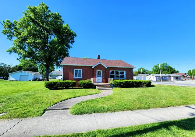 Photo 2 of Single family home for sale at 809 E Main St, West Frankfort, IL 62896 | MLS# 12661652 | Listing updated on 2026-10-07