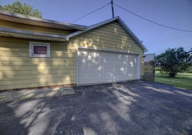 Photo 3 of Single family home for sale at 111 W Mckinley Ave, Milford, IL 60953 | MLS# 12662524 | Listing updated on 2026-10-06