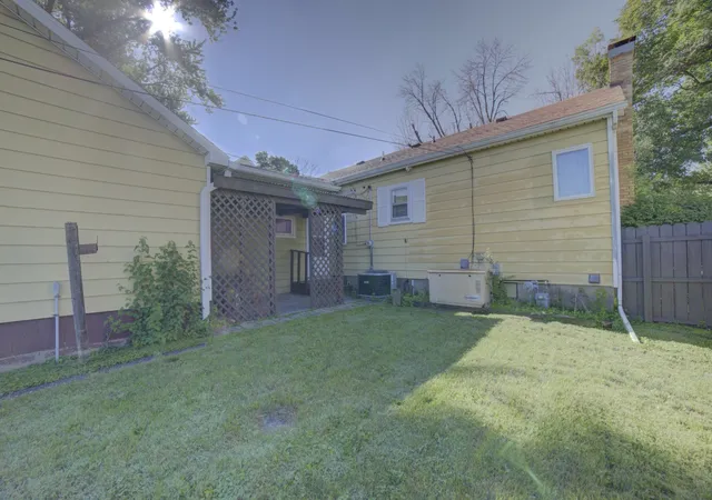 Photo 4 of Single family home for sale at 111 W Mckinley Ave, Milford, IL 60953 | MLS# 12662524 | Listing updated on 2026-10-06