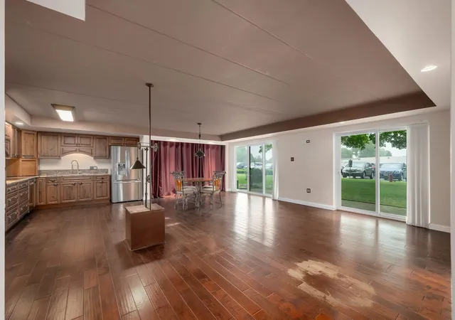 Photo 4 of Condo for sale at 2900 Maple Ave #4A, Downers Grove, IL 60515 | MLS# 12662783 | Listing updated on 2026-09-14