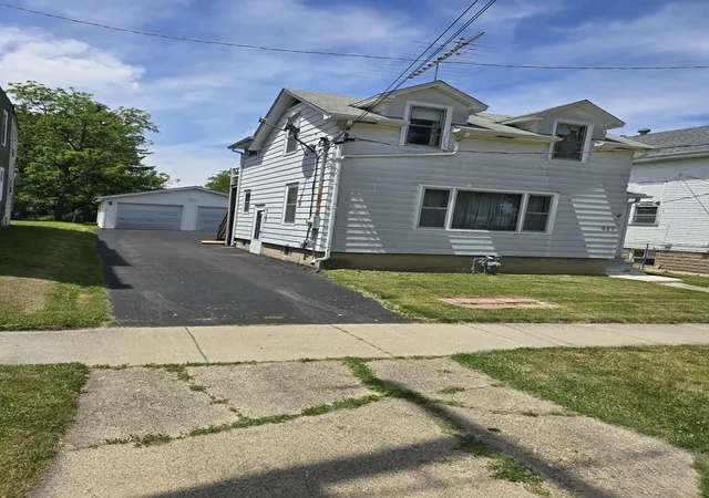 Photo 2 of Single family home for sale at 627 North 11th St, De Kalb, IL 60115 | MLS# 12663529 | Listing updated on 2026-09-12