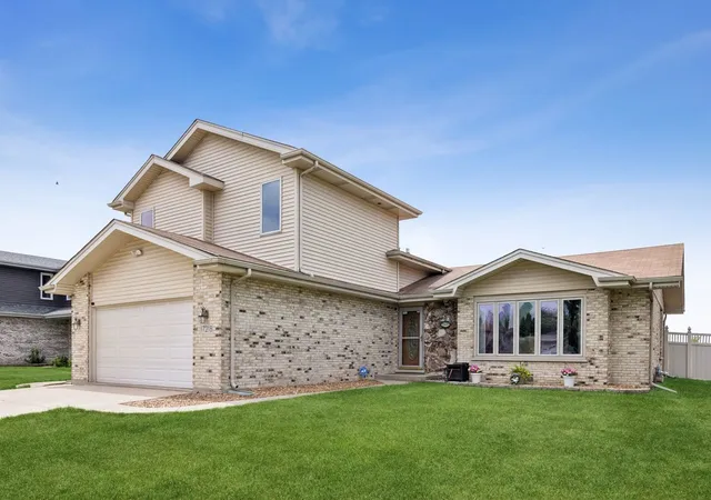 Photo 1 of Single family home for sale at 17218 Shetland Dr, Tinley Park, IL 60487 | MLS# 12664695 | Listing updated on 2026-09-15