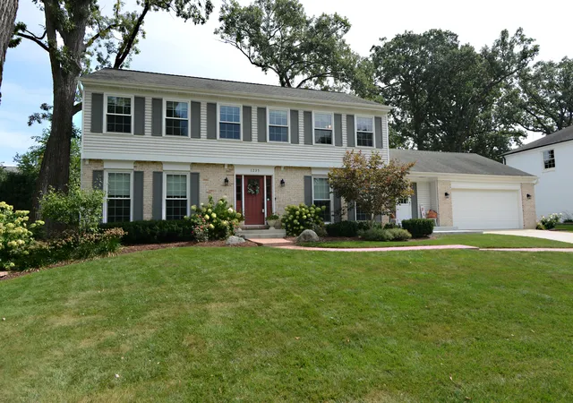 Photo 1 of Single family home for sale at 1235 Pin Oak Ct, Wheaton, IL 60189 | MLS# 12665091 | Listing updated on 2026-09-30