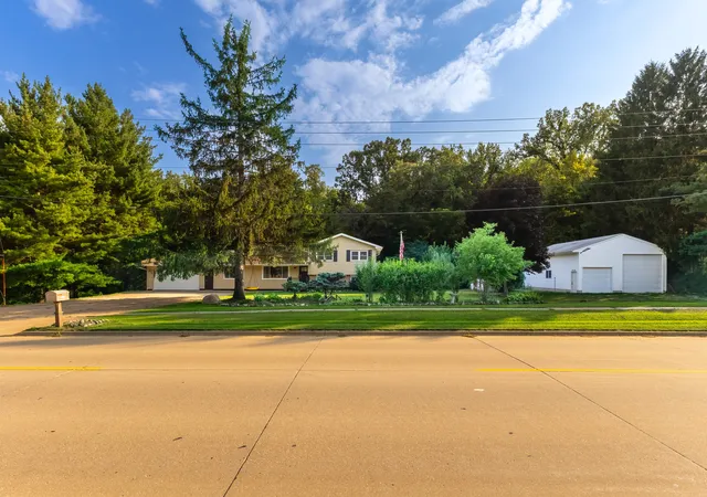 Photo 1 of Single family home for sale at 6655 Crow Crk Rd, Bettendorf, IA 52722 | MLS# 12665741 | Listing updated on 2026-10-22