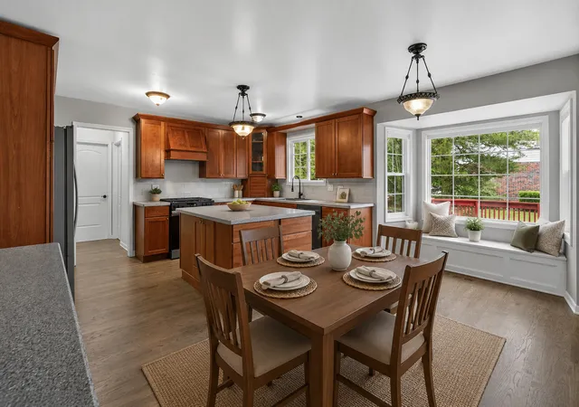 Photo 4 of Single family home for sale at 8415 Country Clb Ln, Orland Park, IL 60462 | MLS# 12667985 | Listing updated on 2026-09-12