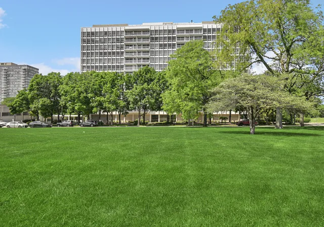 Photo 3 of Condo for sale at 601 E 32nd Street #403, Chicago, IL 60616 | MLS# 12668825 | Listing updated on 2026-09-15
