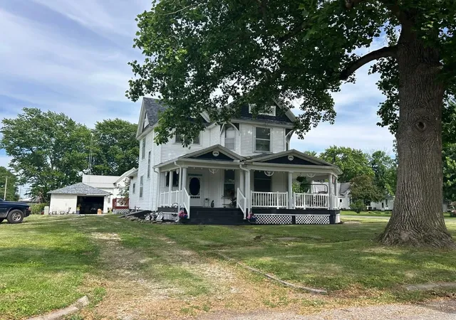 Photo 2 of Single family home for sale at 108 S Gray St, Sidell, IL 61876 | MLS# 12669214 | Listing updated on 2026-09-15