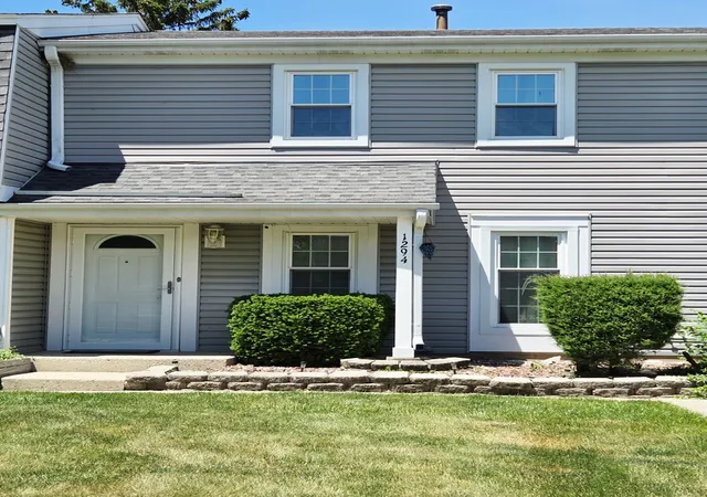 Photo 3 of Townhouse for sale at 1294 Downing St, Roselle, IL 60172 | MLS# 12670168 | Listing updated on 2026-09-14
