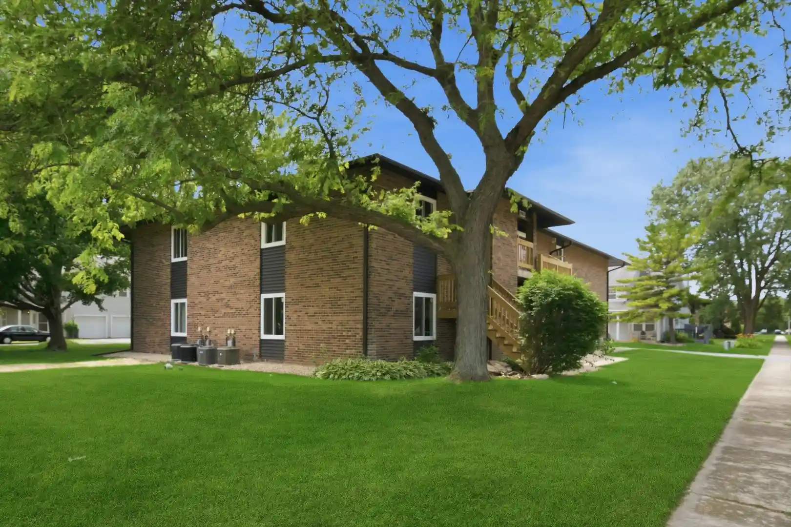 Listing Photo 1 - Condo for sale in 19403 Oakwood Ave located at 19403 Oakwood Ave, Country Club Hills, IL 60478 - Unit 19403 Oakwood Ave