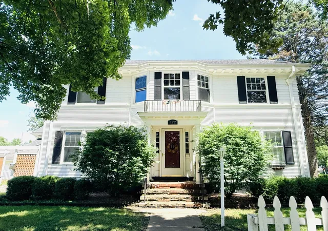 Photo 1 of Single family home for sale at 322 S 5th Street, Hoopeston, IL 60942 | MLS# 12674987 | Listing updated on 2026-09-09