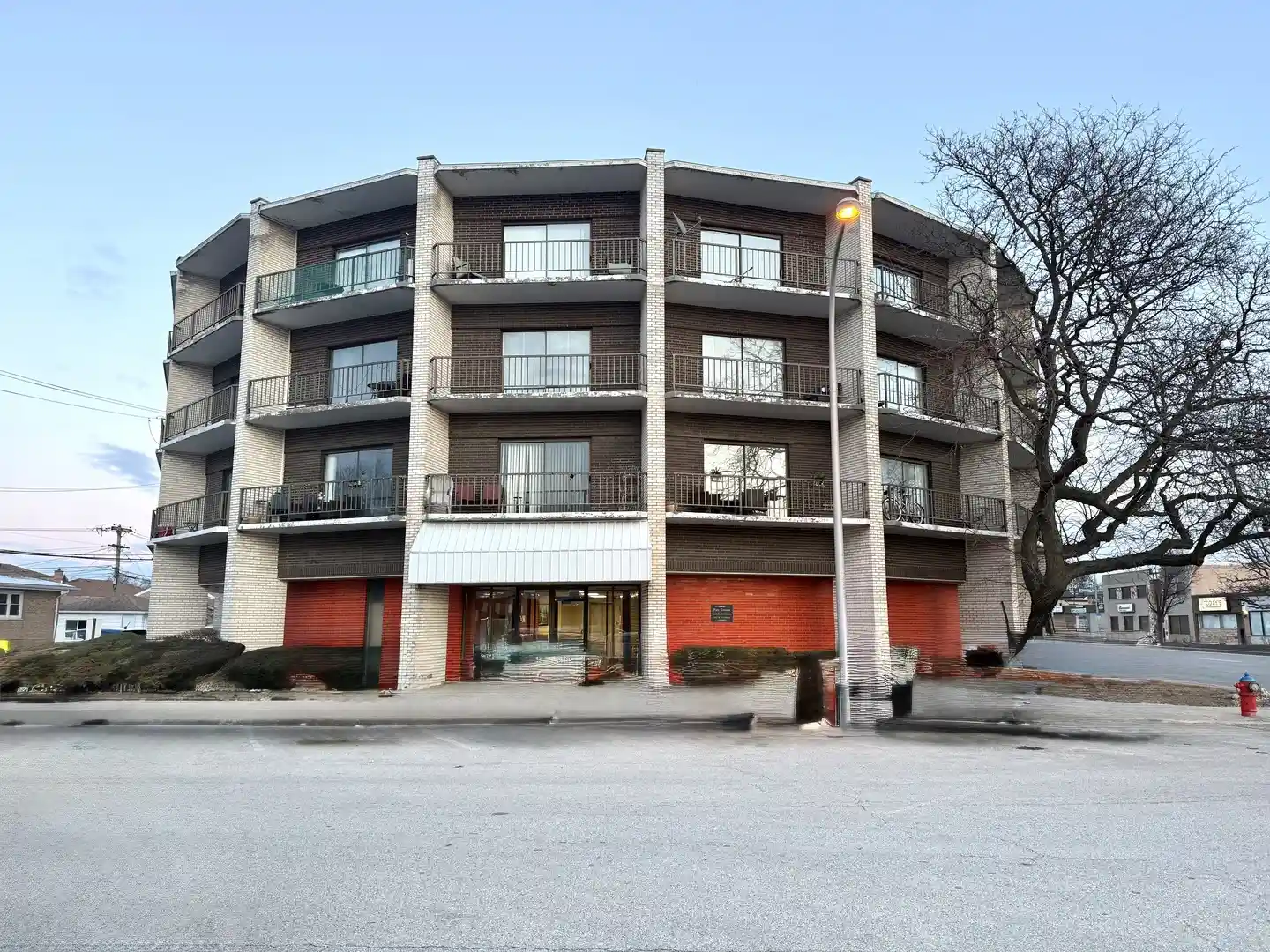 Listing Photo 1 - Condo for sale in 3900 W 95Th St located at 3900 W 95Th St, Evergreen Park, IL 60805 - Unit #305