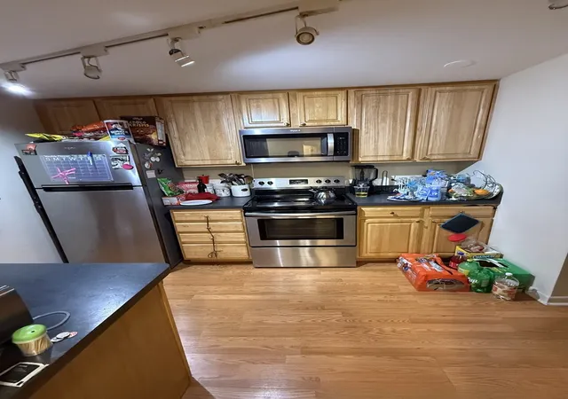 Listing Photo 4 - Condo for sale in building located at 3900 W 95Th St, Evergreen Park, IL 60805 - Unit #305