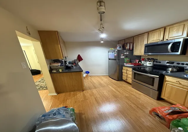 Listing Photo 5 - Condo for sale in building located at 3900 W 95Th St, Evergreen Park, IL 60805 - Unit #305