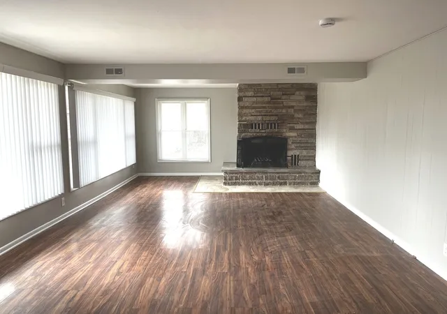 Photo 3 of Single family home for sale at 17658 Lincoln Ave, Homewood, IL 60430 | MLS# 12675543 | Listing updated on 2026-09-25