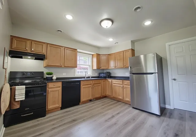 Photo 4 of Single family home for sale at 14724 Michigan Ave, Dolton, IL 60419 | MLS# 12676562 | Listing updated on 2026-09-11