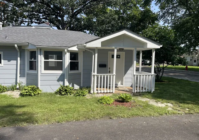 Photo 1 of Single family home for sale at 418 Midway Dr, Mundelein, IL 60060 | MLS# 12677858 | Listing updated on 2026-10-03