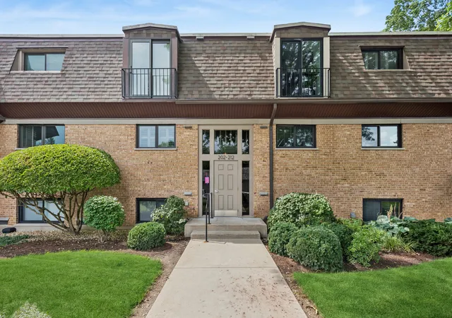 Condo for sale at 202 Kenston Ct #202, Geneva, IL 60134 | MLS# 12679826