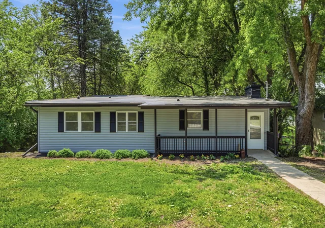 Photo 1 of Single family home for sale at 1302 S Lawler Ave, Lombard, IL 60148 | MLS# 12681886 | Listing updated on 2026-09-27