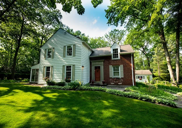 Photo 2 of Single family home for sale at 1342 Larrabee Ln, Northbrook, IL 60062 | MLS# 12681932 | Listing updated on 2026-09-26