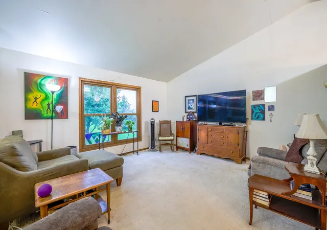 Photo 4 of Single family home for sale at 1868 Wolverine Rd, Dixon, IL 61021 | MLS# 12682198 | Listing updated on 2026-10-14