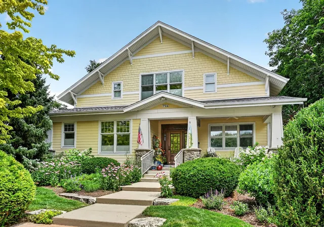 Photo 1 of Single family home for sale at 726 Somonauk St, Sycamore, IL 60178 | MLS# 12683462 | Listing updated on 2026-09-28