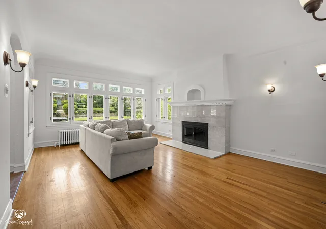 Photo 3 of Single family home for sale at 9237 S Longwood Dr, Chicago, IL 60643 | MLS# 12684289 | Listing updated on 2026-09-12