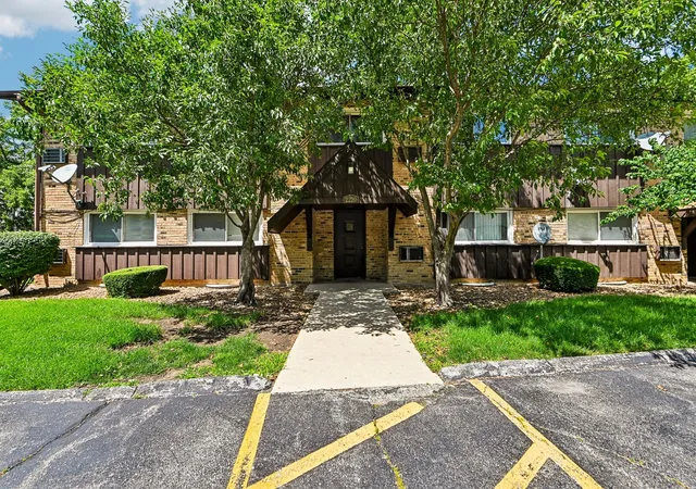 Condo for sale at 2220 Arbor Cir #25, Downers Grove, IL 60515 | MLS# 12686143 | Listing updated on 2026-09-15