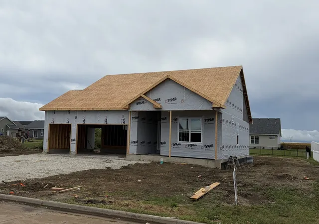 Photo 3 of Single family home for sale at 525 Carriage Ct, Streator, IL | MLS# 12687206 | Listing updated on 2026-09-11