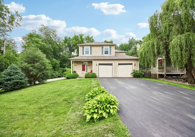 Photo 1 of Sale Pending at 5105 W Flanders Rd, Mc Henry, IL 60050 | MLS# 12687279 | Listing updated on 2026-10-02