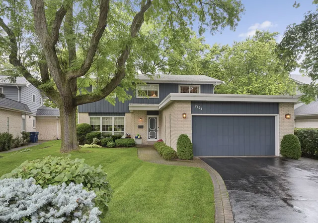 Photo 1 of Single family home for sale at 2724 Old Glenview Rd, Wilmette, IL 60091 | MLS# 12687642 | Listing updated on 2026-09-28