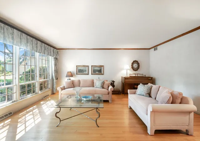 Photo 3 of Single family home for sale at 2724 Old Glenview Rd, Wilmette, IL 60091 | MLS# 12687642 | Listing updated on 2026-09-28