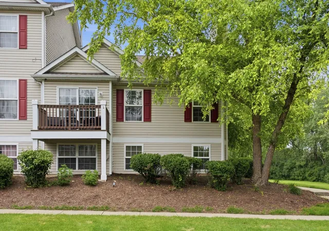 Photo 2 of Townhouse for sale at 2248 Graystone Dr #2248, Joliet, IL 60431 | MLS# 12690711 | Listing updated on 2026-09-15