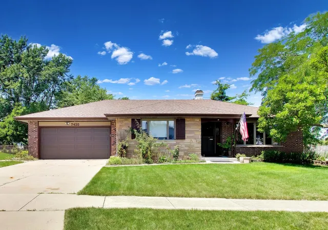 Photo 2 of Single family home for sale at 7420 Gladiola Ave, Hanover Park, IL 60133 | MLS# 12691483 | Listing updated on 2026-09-09