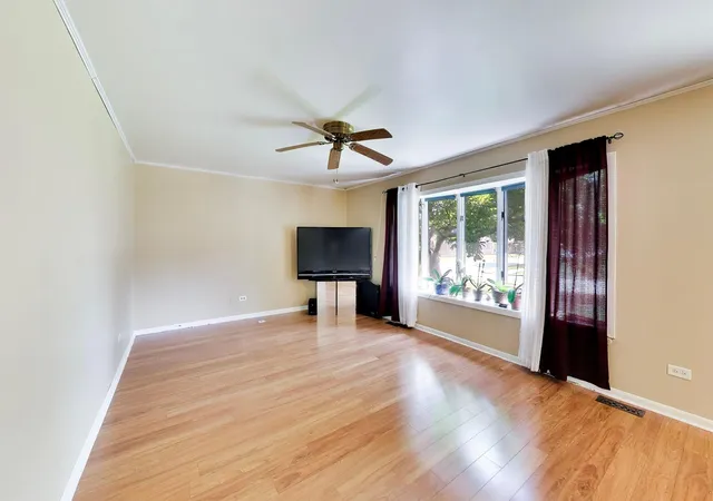 Photo 3 of Single family home for sale at 7420 Gladiola Ave, Hanover Park, IL 60133 | MLS# 12691483 | Listing updated on 2026-09-09
