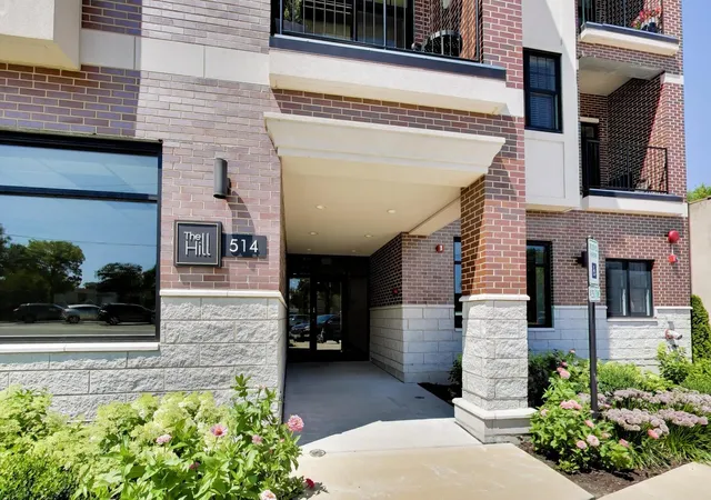 Photo 2 of Condo for sale at 514 Hillgrove Ave #303, Western Springs, IL 60558 | MLS# 12692702 | Listing updated on 2026-09-11
