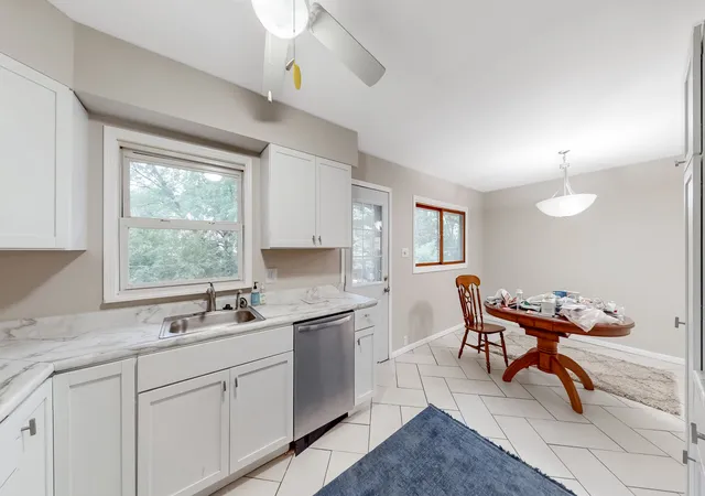 Photo 4 of Single family home for sale at 717 Union Ave, Romeoville, IL 60446 | MLS# 12692984 | Listing updated on 2026-09-22