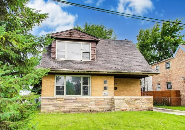 Photo 3 of Multi family home for sale at 5160 W Sunnyside Ave, Chicago, IL 60630 | MLS# 12693972 | Listing updated on 2026-09-23